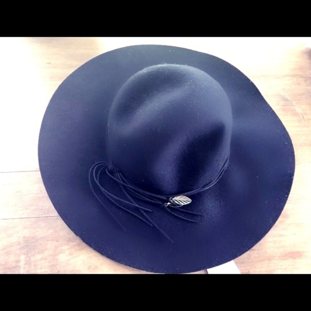 Women's Black Stylish Hat